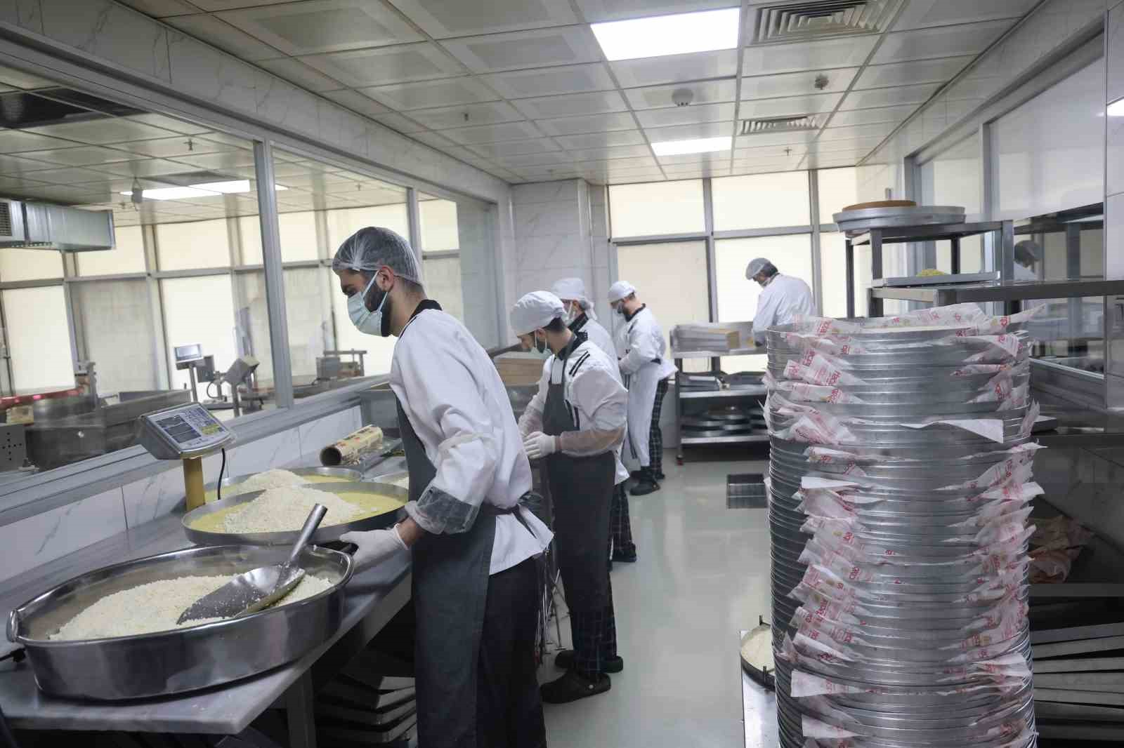 Ramazan Bayramına sayılı günler kala Diyarbakır’da tatlı telaşı