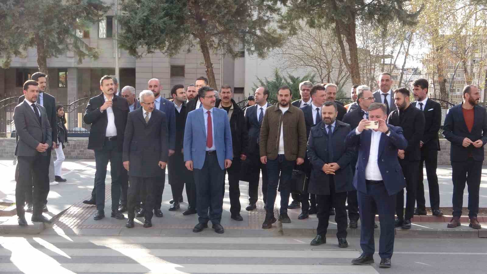 Bakan Uraloğlu, Batman’da vatandaşlarla buluştu