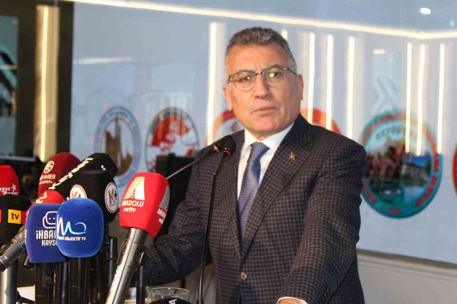 Kayseri Sivaslı Dernekler Federasyonu üyeleri iftarda bir araya geldi