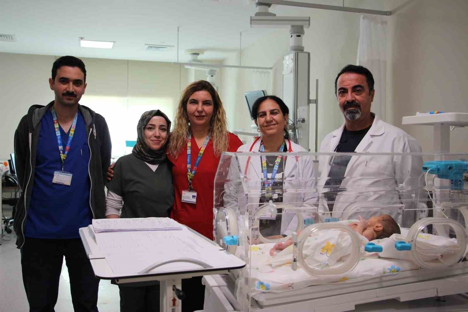 Doğuştan bağırsağının bir kısmı olmayan bebek Elazığ’da sağlığına kavuştu