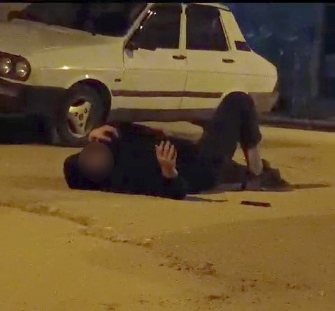 Maddenin etkisiyle yığılıp kaldı