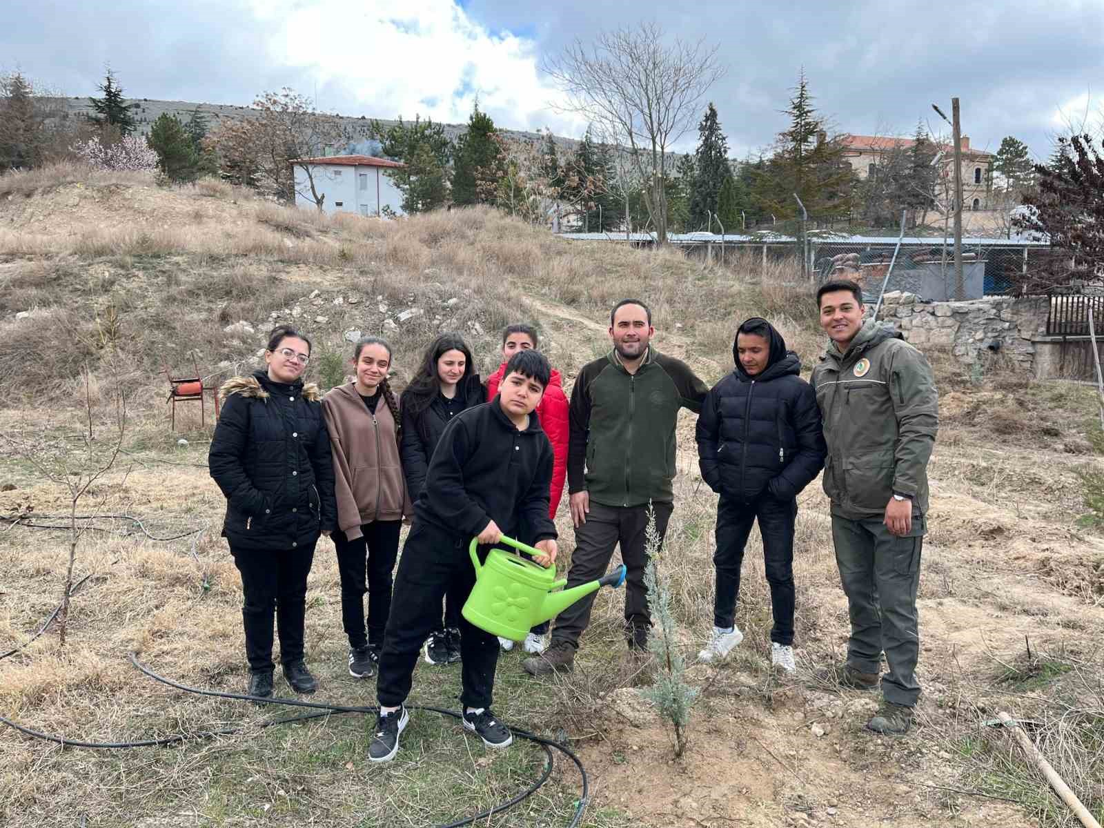Seyitgazi’de 700 fidan toprakla buluştu