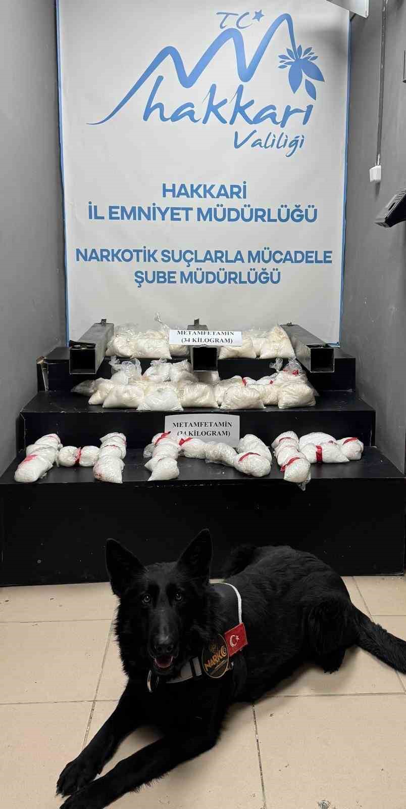 Çukurca’da araçta gizlenmiş 34 kilogram metamfetamin ele geçirildi