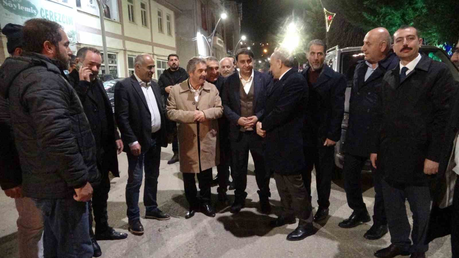 Çığ nedeniyle kapatılan Van-Bahçesaray yolu ulaşıma açıldı