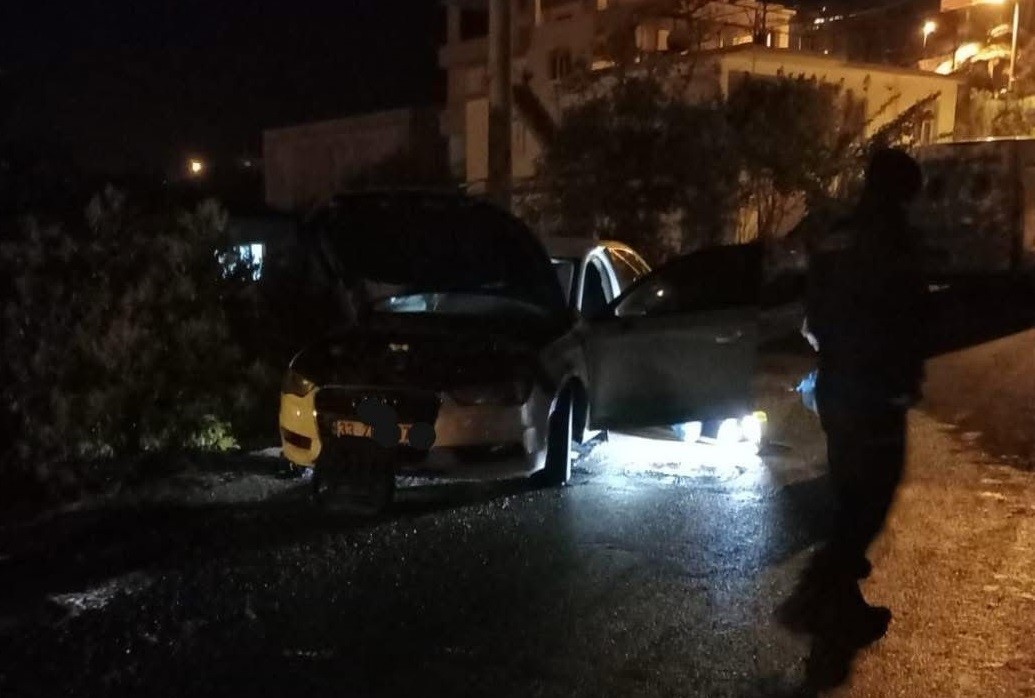 Mersin Bozyazı’da araç yakma girişimi