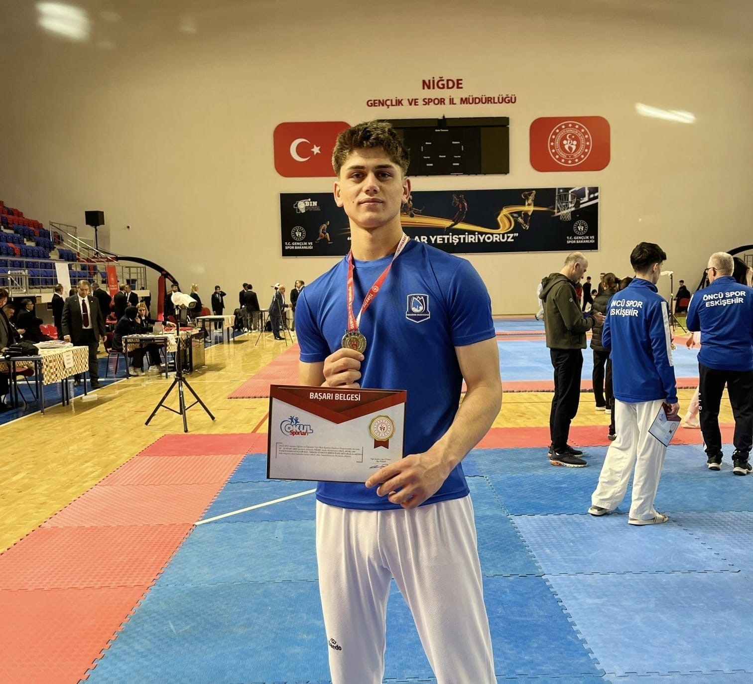 Manisa Spor Lisesinden çifte başarı