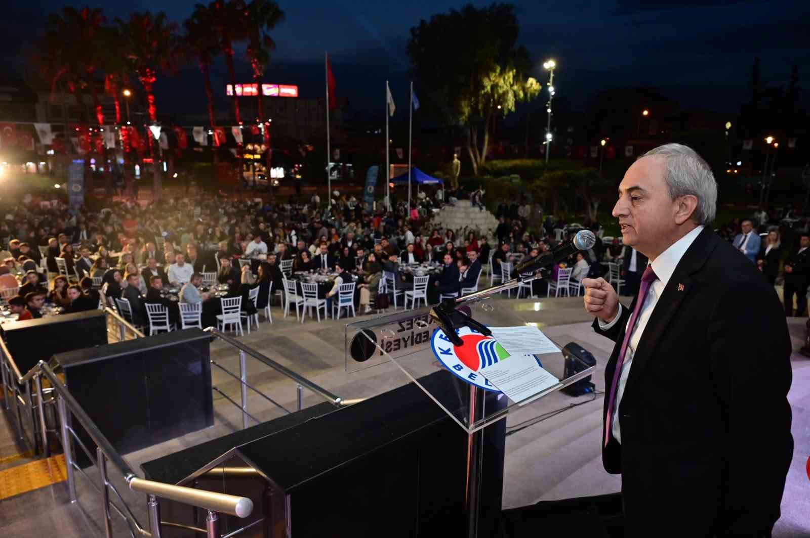 Kepez Belediyesi Kadir Gecesi’nde iftarda buluştu