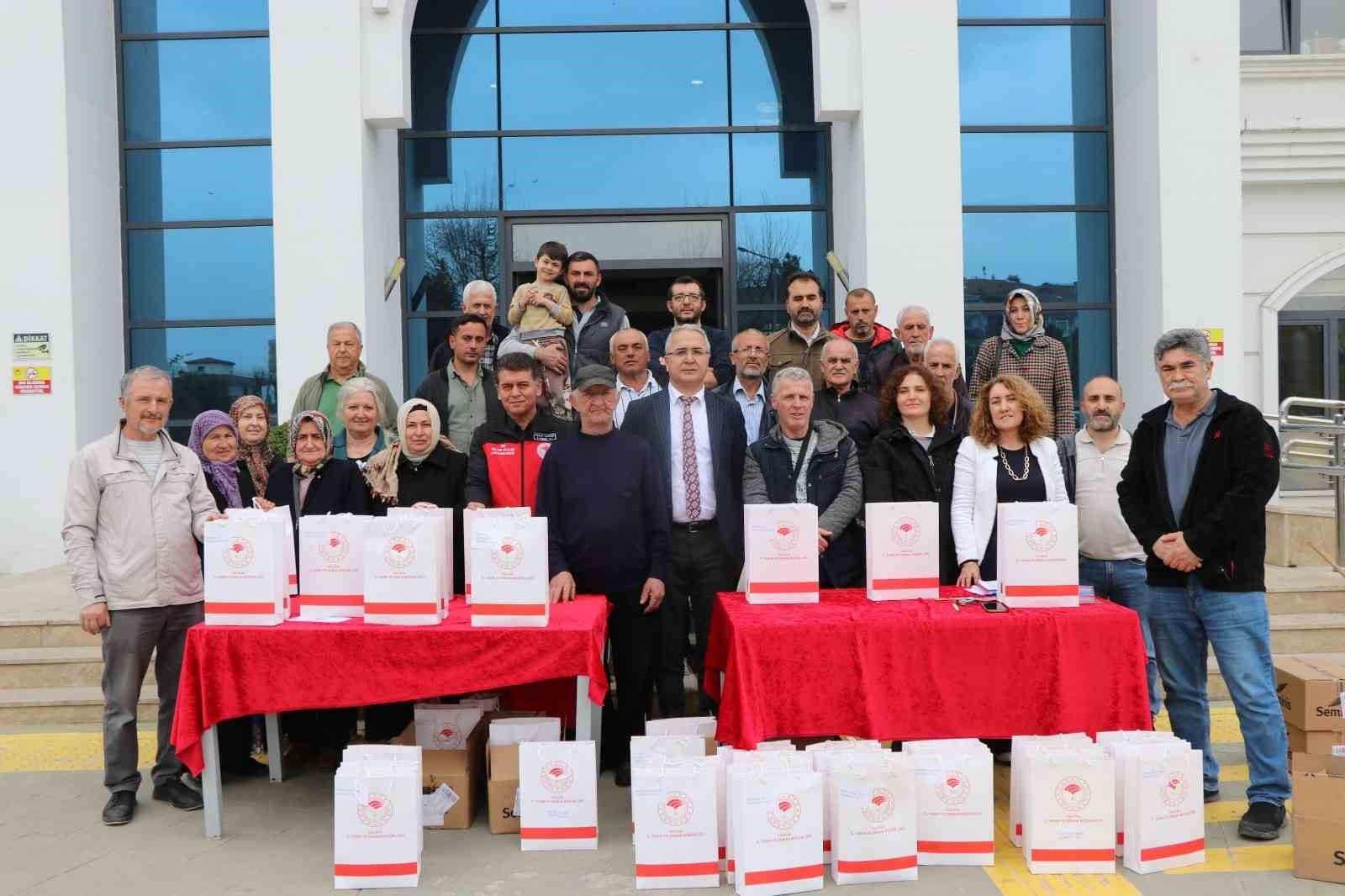 Yalova’da 63 çiftçiye 215 kilo fasulye tohumu dağıtıldı