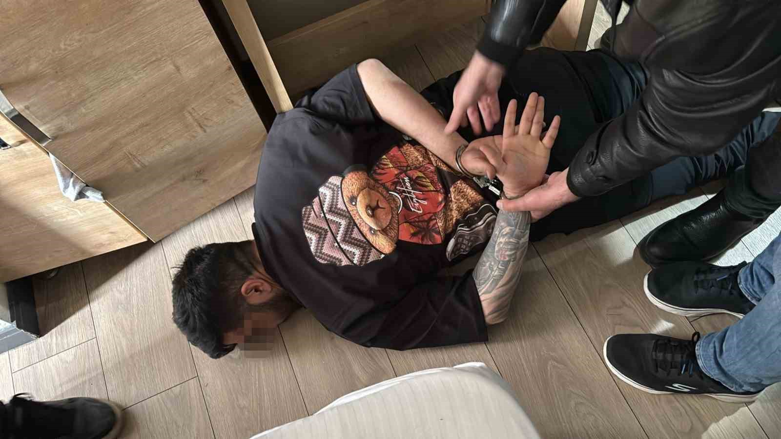 İzmir’de taksiciyi gasbeden saldırgan hakkında jet iddianame