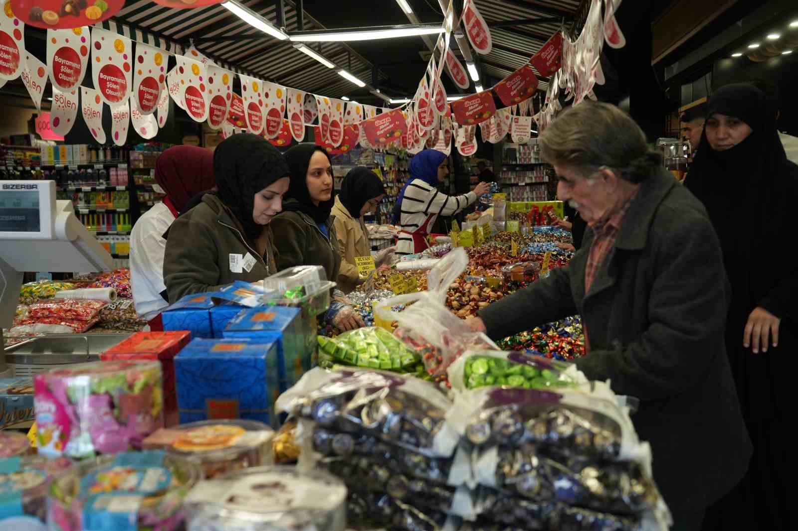 Bayram şekerleri ve çikolatalar tezgâhları renklendirdi