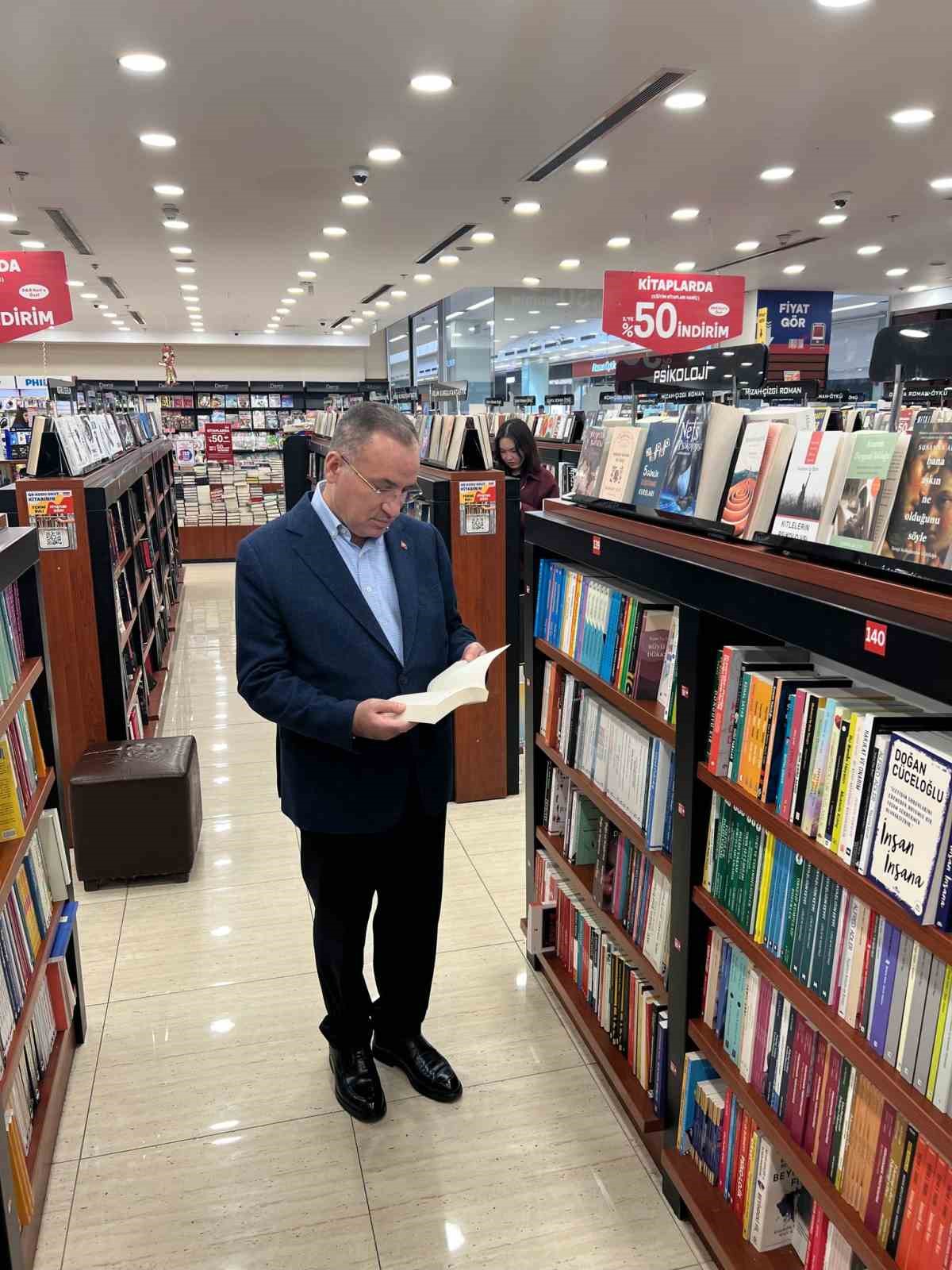 TBMM Başkanbekili Bozdağ’dan D&R mağazasına ziyaret