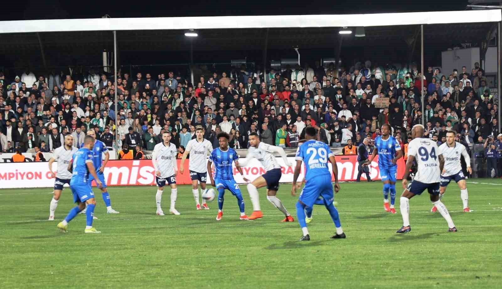 Trendyol Süper Lig: Bodrum FK: 0 - Fenerbahçe: 1 (Maç devam ediyor)