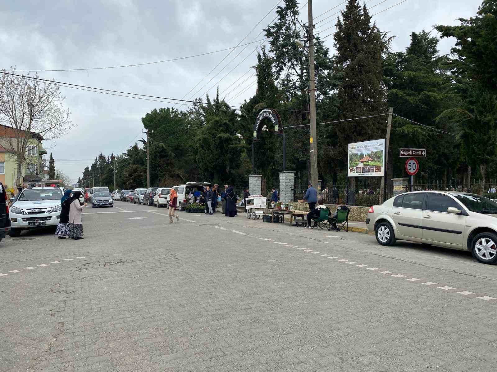 Mezarlıkta silahlı saldırı: 4 yaralı