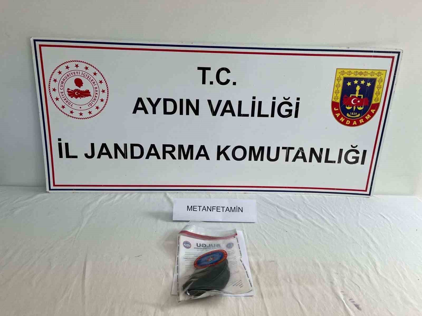 Jandarma ekipleri uyuşturucuya geçit vermedi