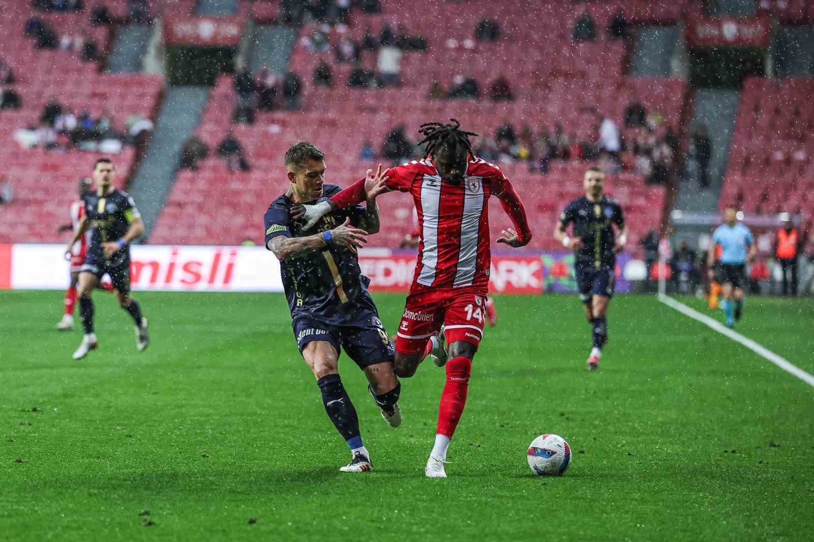 Trendyol Süper Lig: Samsunspor: 0 - Kasımpaşa: 0 (İlk yarı)