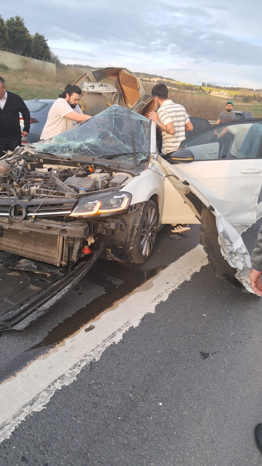 TEM Otoyolu’nda feci kaza: 2 yaralı