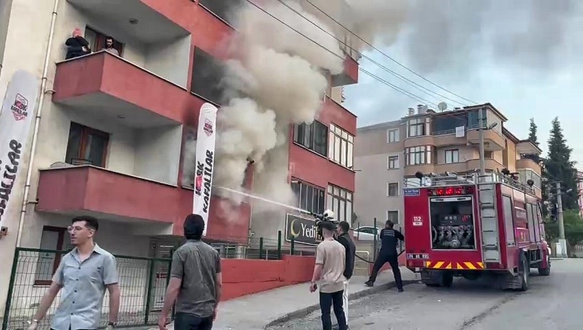 Öğrencilerin kaldığı evde çıkan yangın söndürüldü