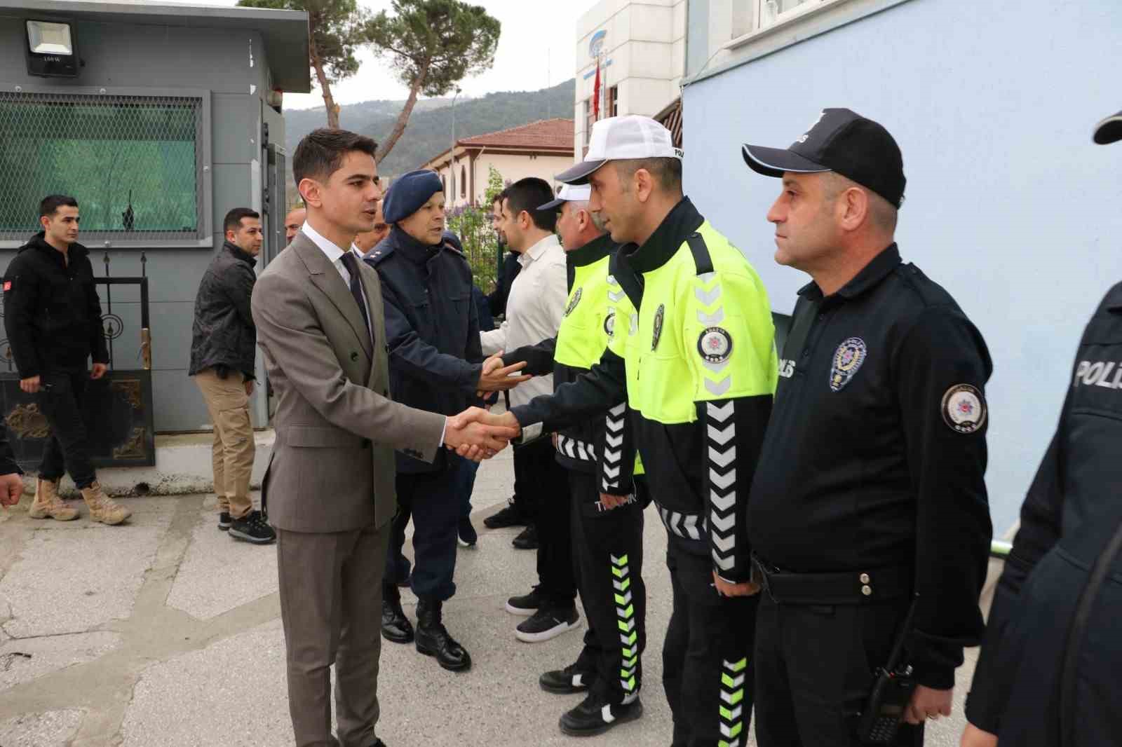 Kaymakam Kartal: 