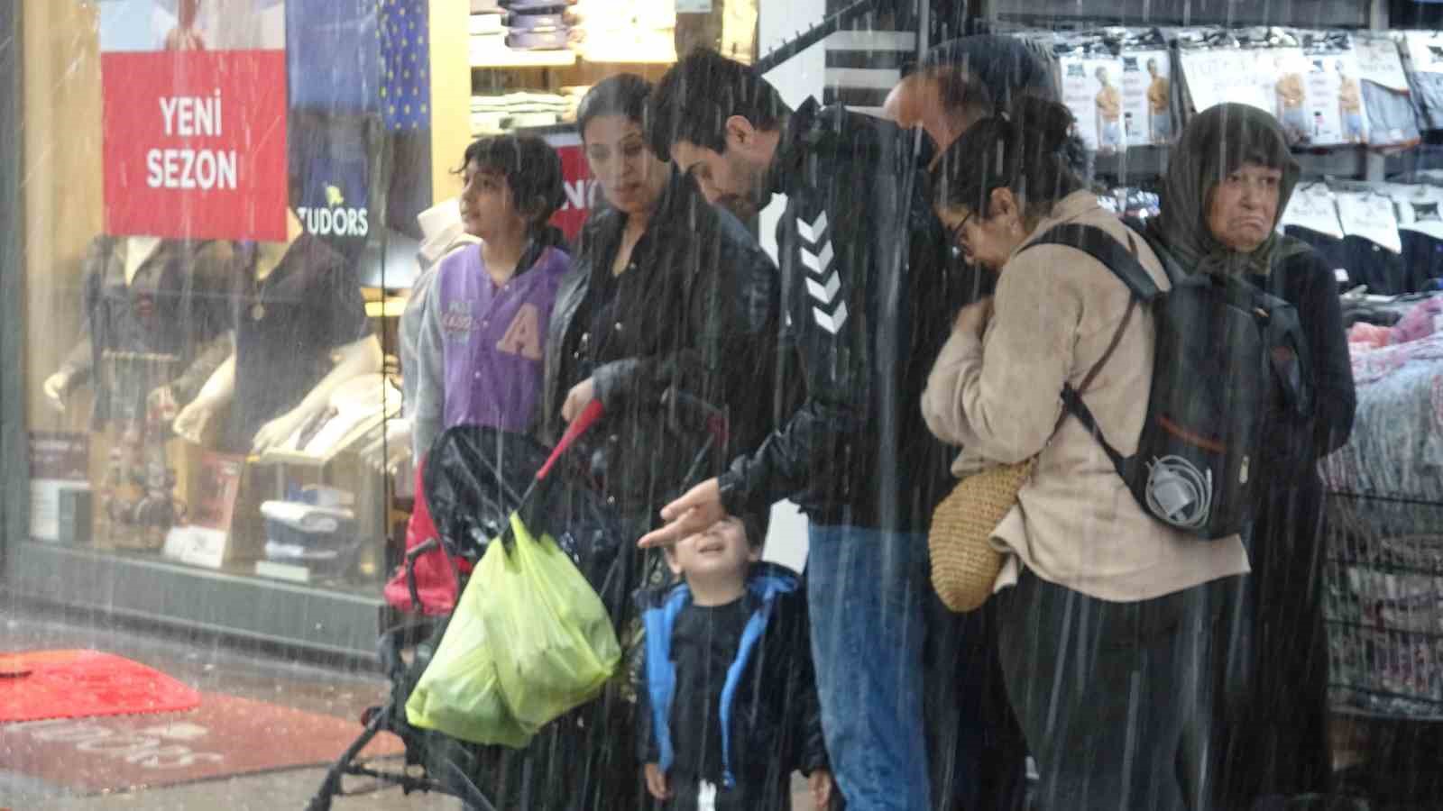 Samsunluların ani sağanak ile sınavı