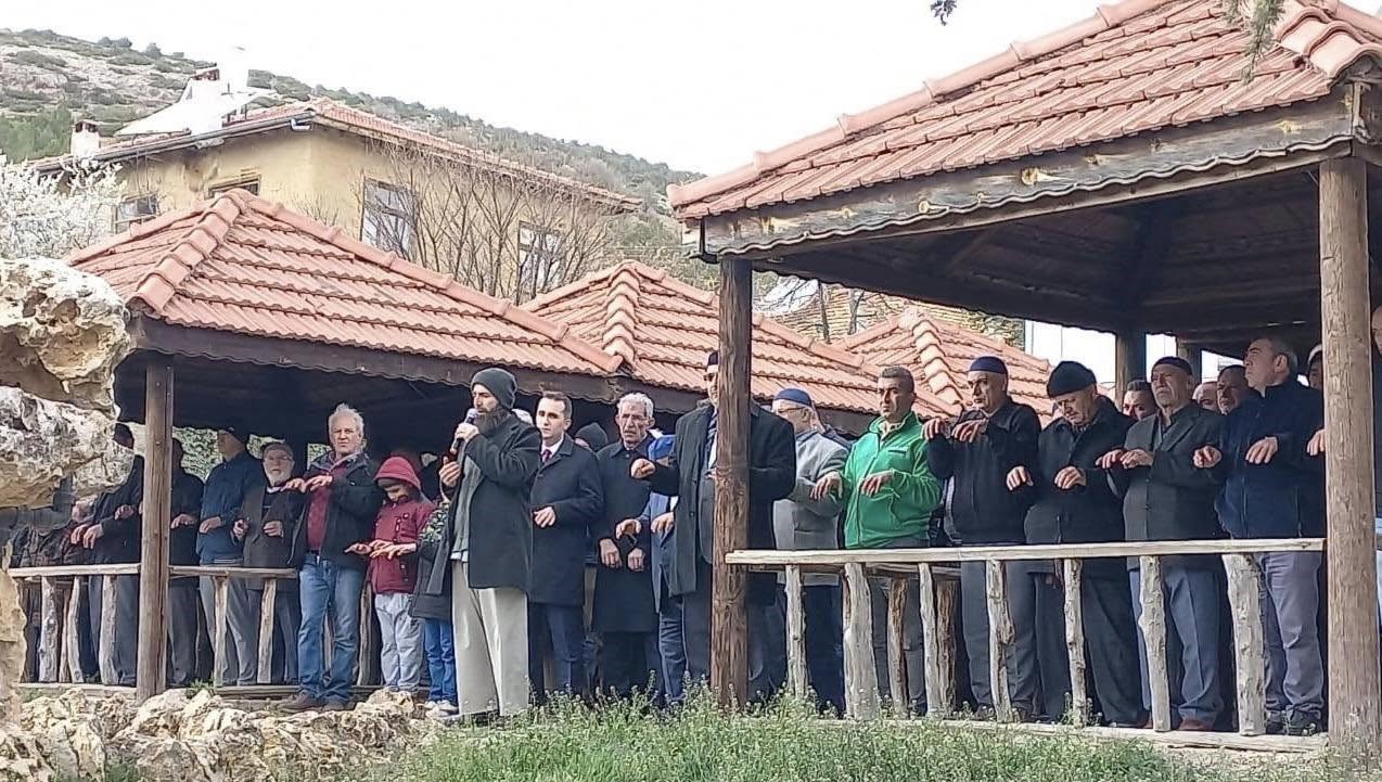 Beyşehir ve Hüyük’te çiftçiler yağmur duasına çıktı
