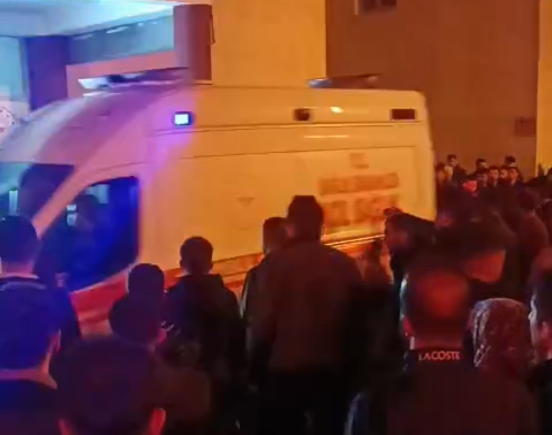 Hakkari’de devrilen kamyonun altında kalan şahıs hayatını kaybetti