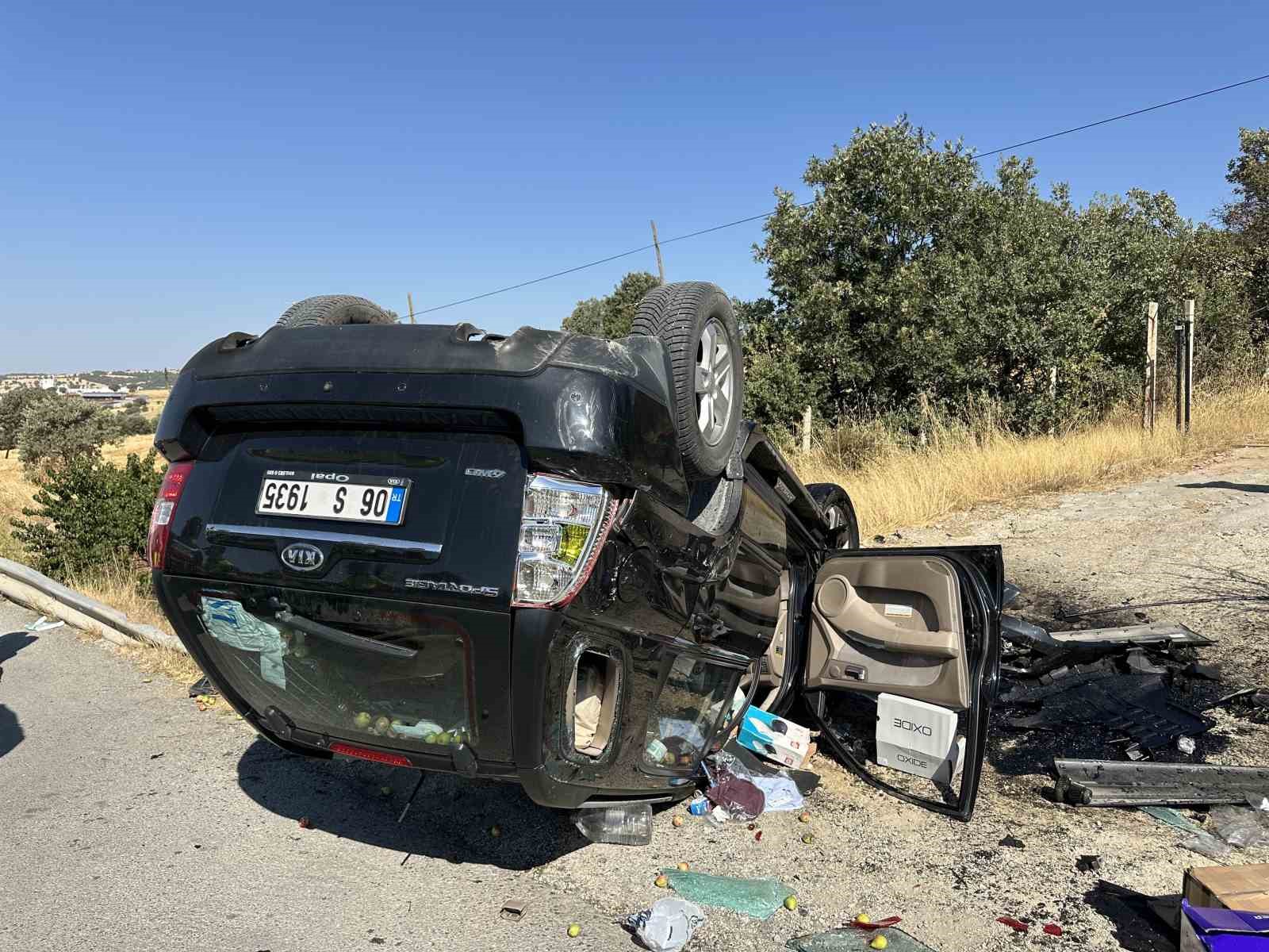 usak-ta-takla-atan-otomobilin-surucusu-hayatini-kaybetti