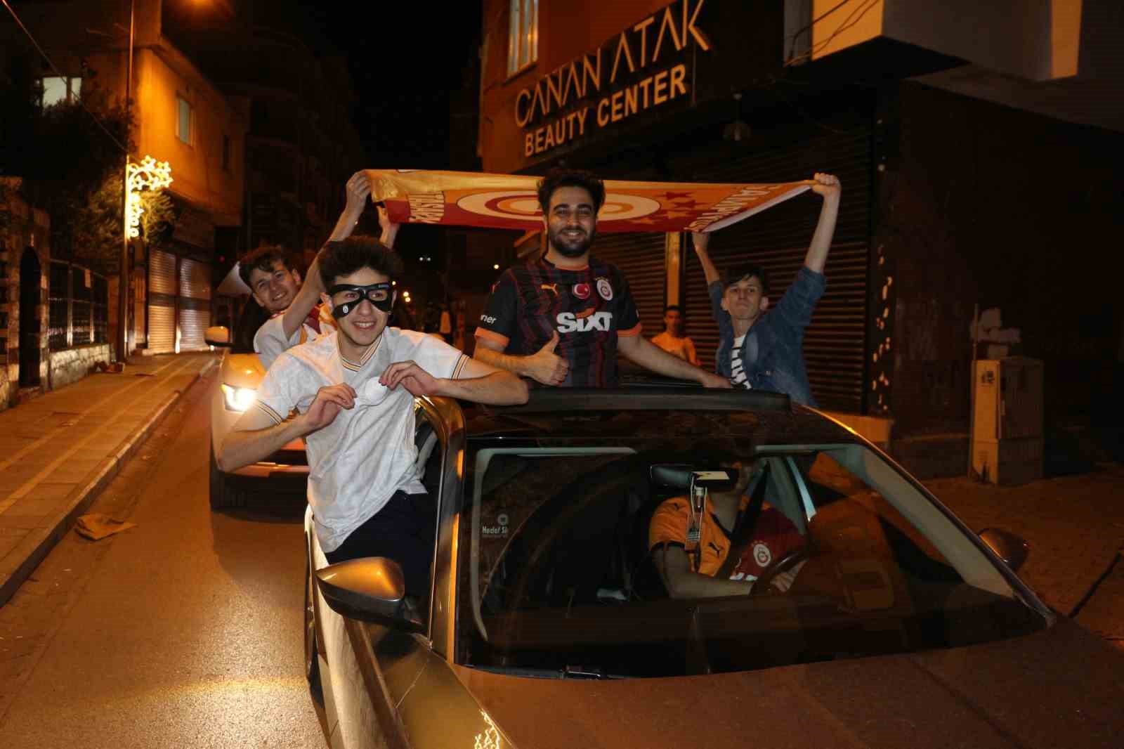Cizre’de Galatasaraylı taraftarların galibiyet sevinci