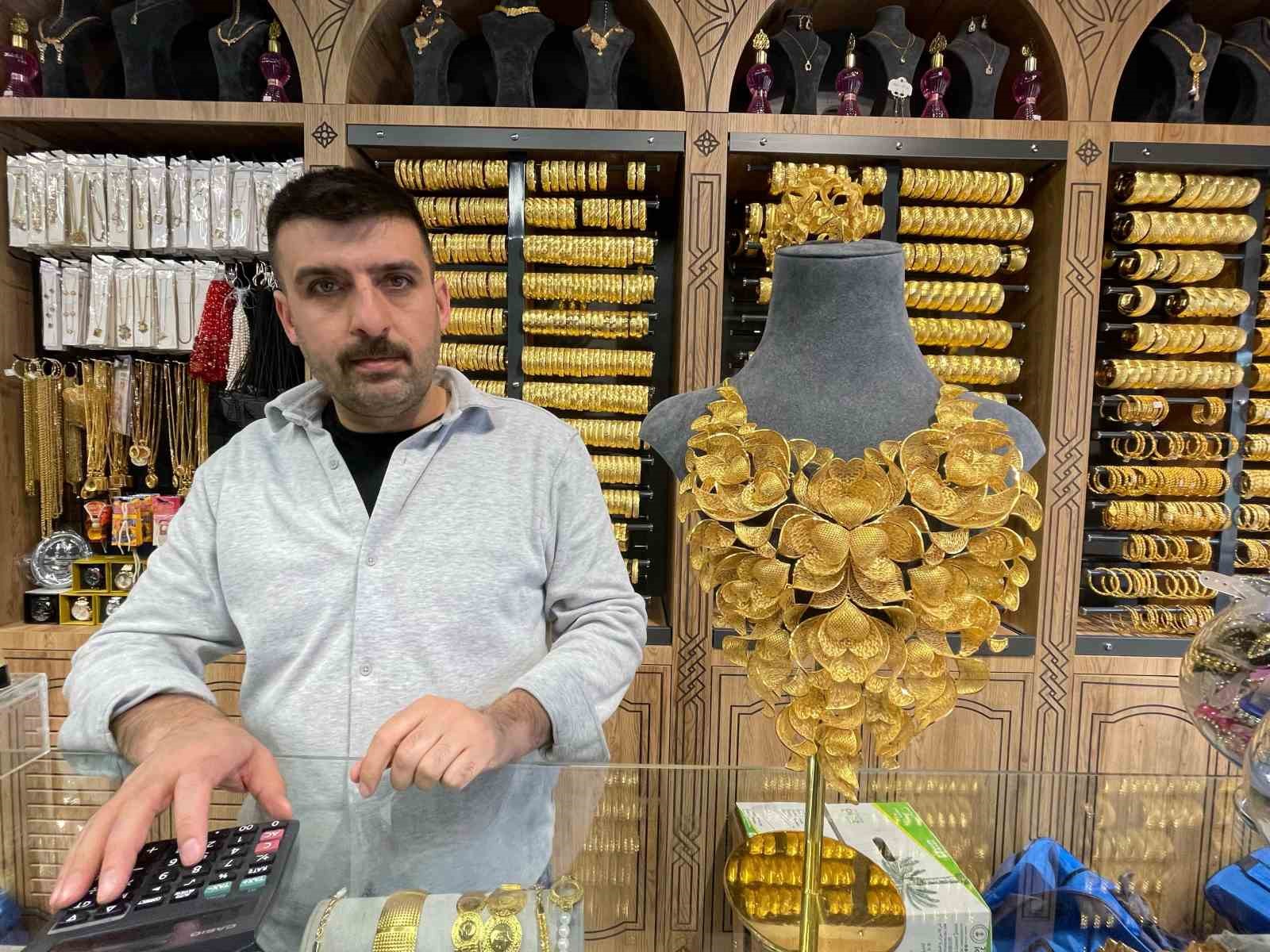 Elazığ’da gösterişli düğünlerin kurtarıcısı imitasyon takılara yoğun ilgi