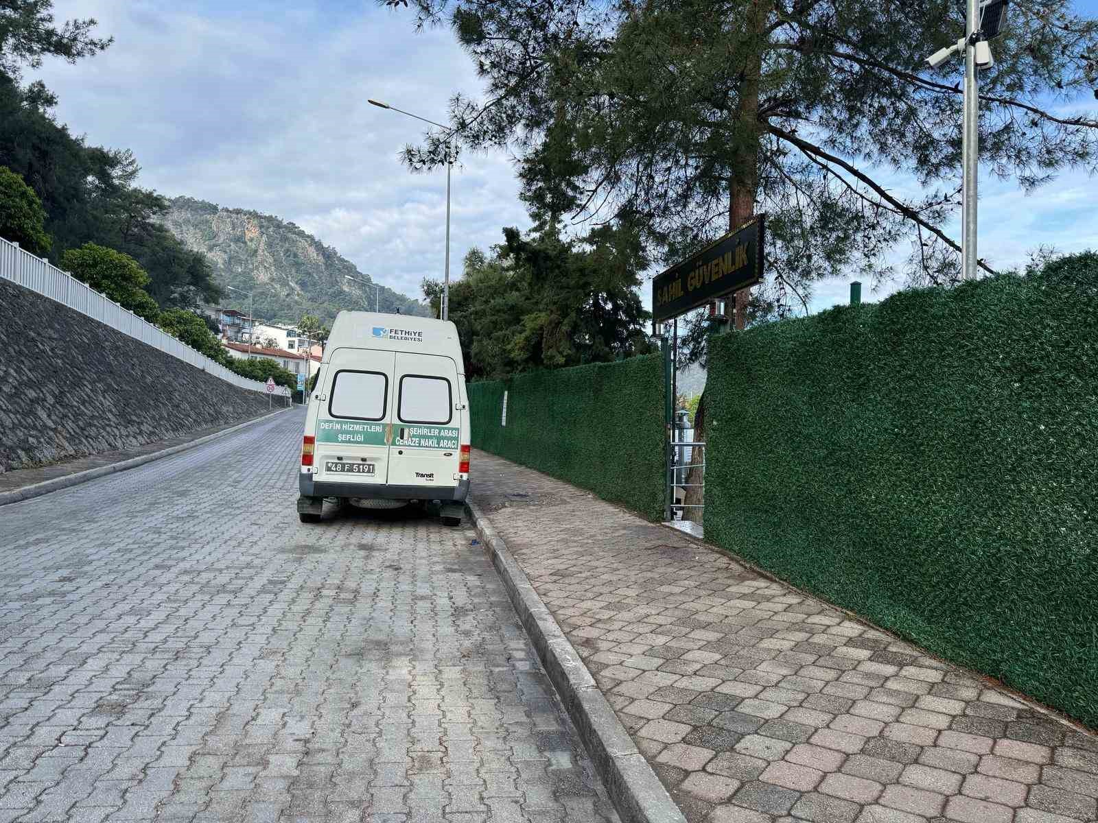 Düzensiz göçmenlerin bulunduğu bot kaza yaptı: 2 ölü