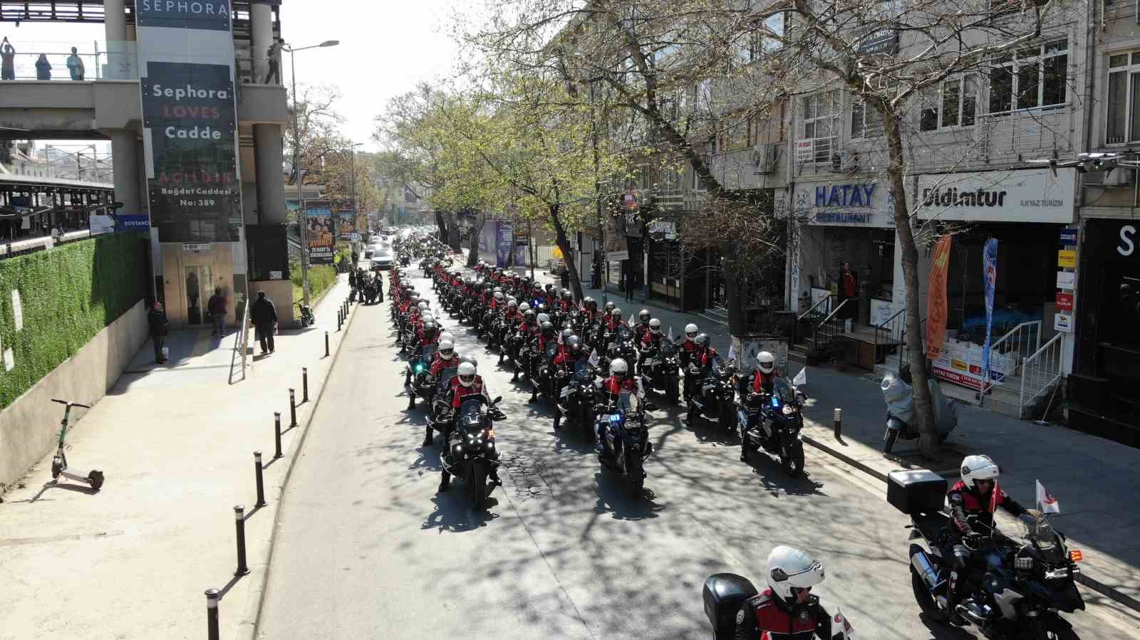‘Polis Haftası’ kapsamında İstanbul’da kortej geçişi yapıldı