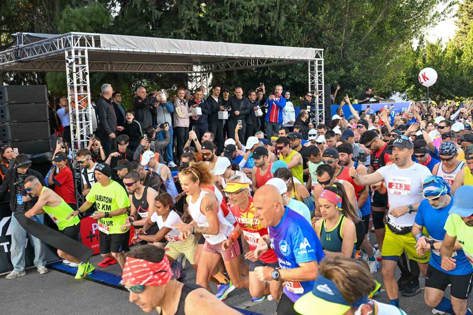 20. Uluslararası Runtalya maratonu Antalya’da başladı