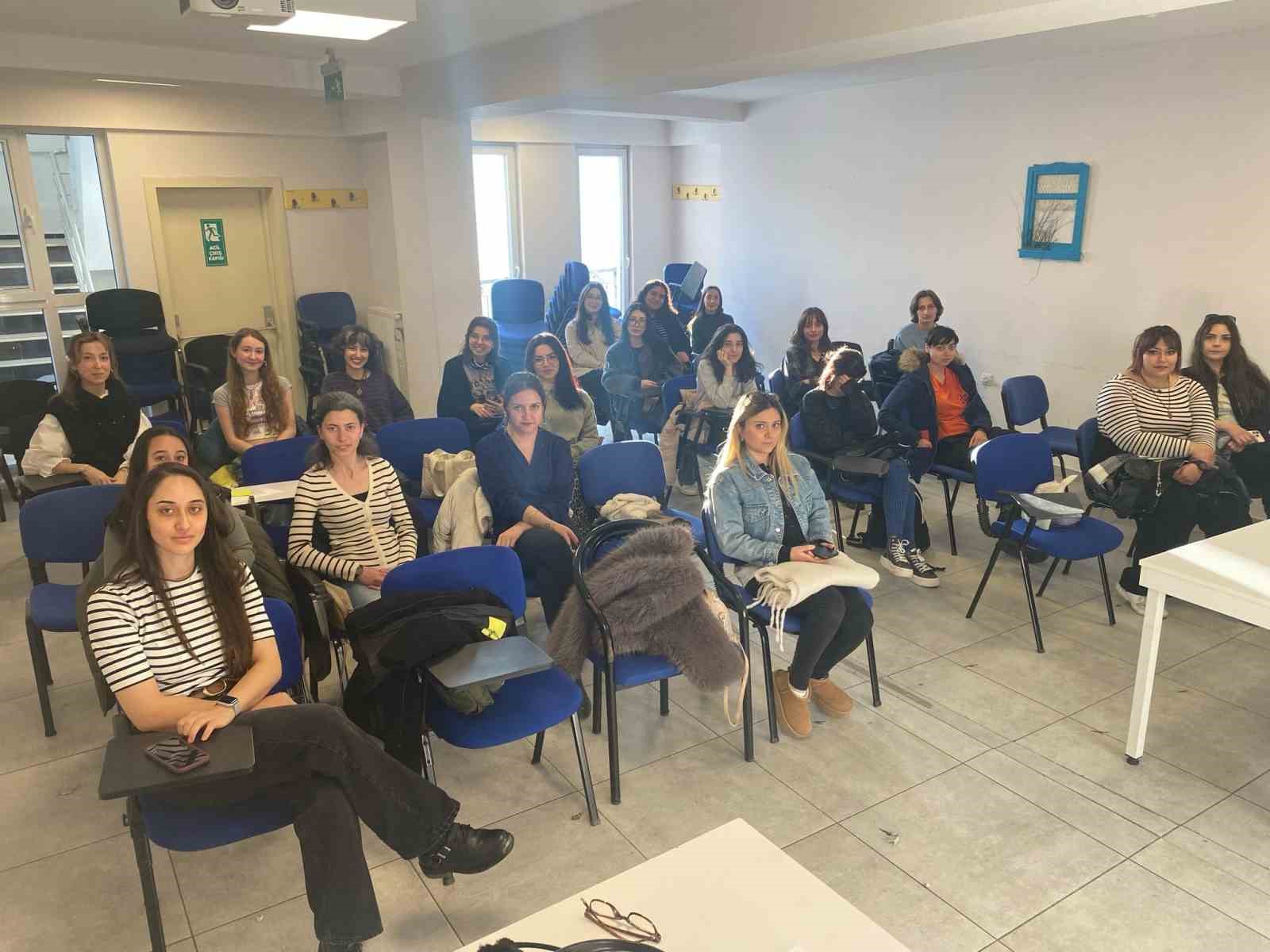 Bahar, Adalar Gençlik Merkezi’nde başka güzel