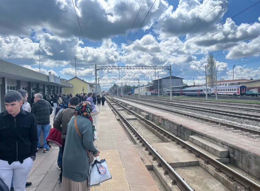 Tavşanlı Tren Garı’nda bayram ve ara tatil dönüş yoğunluğu