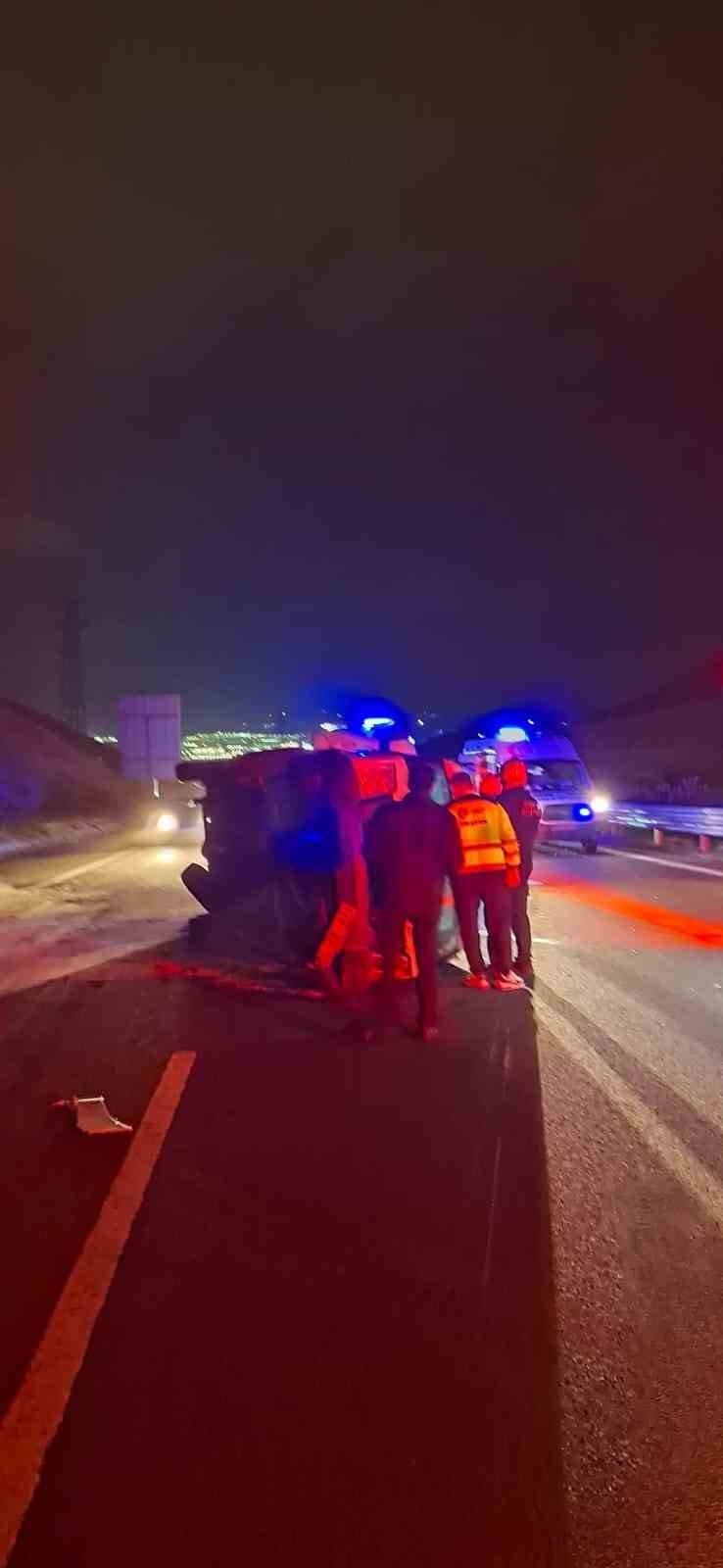 İzmir’de kontrolden çıkan minibüs takla attı: 1 ölü, 10 yaralı