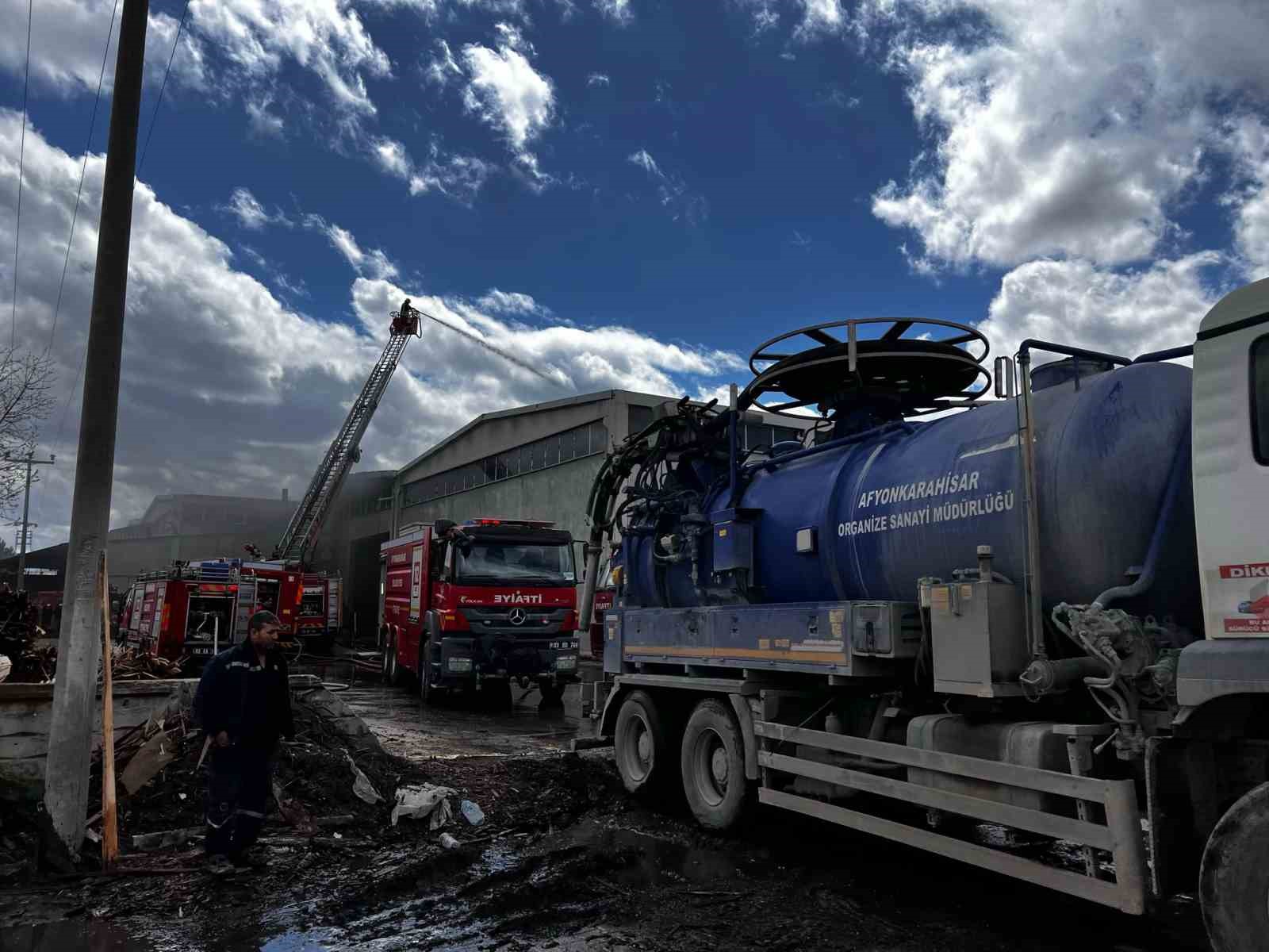 Afyonkarahisar’da OSB’de yangın