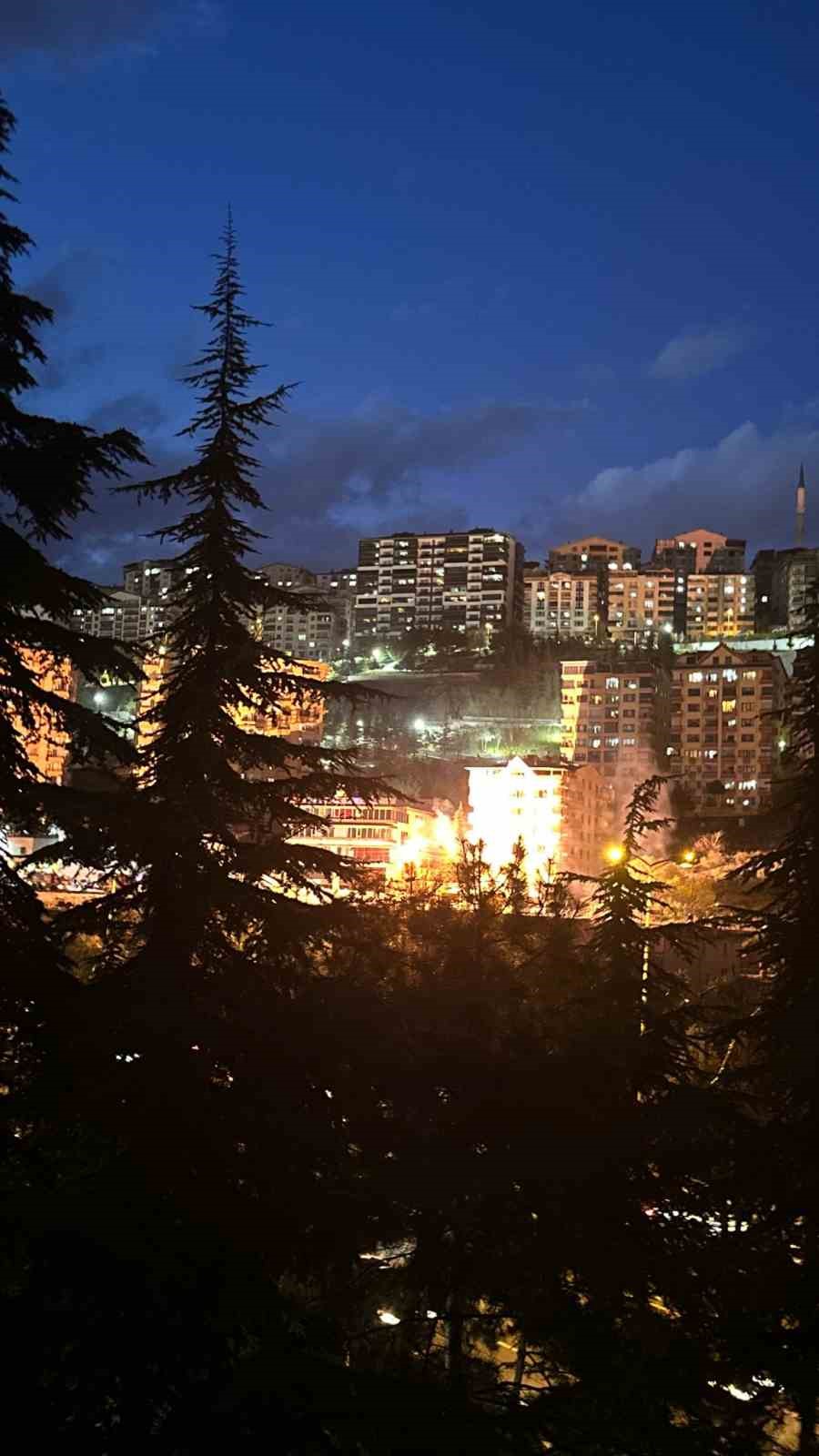 Ankara’da elektrik direklerinde yaşanan patlamalar korkuttu