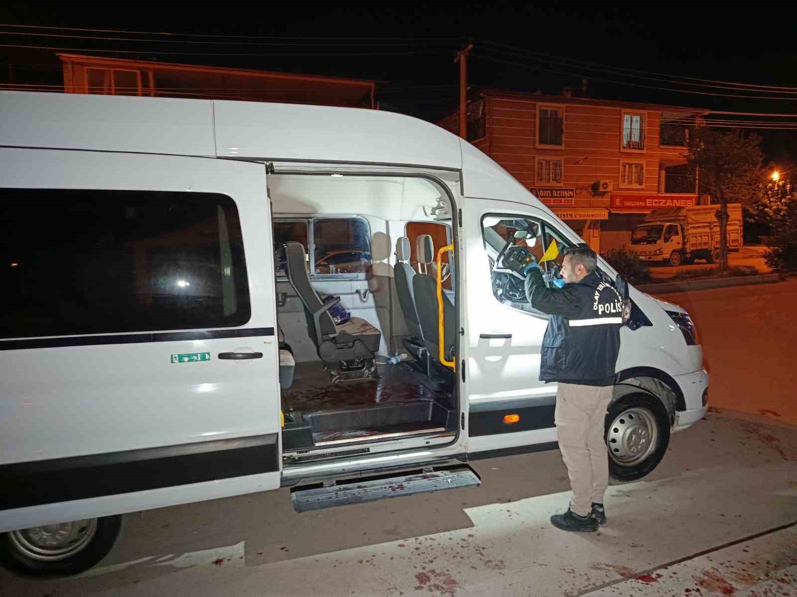Kebapçıda komi olarak çalışan genç, iş arkadaşı tarafından bıçaklanarak ağır yaralandı