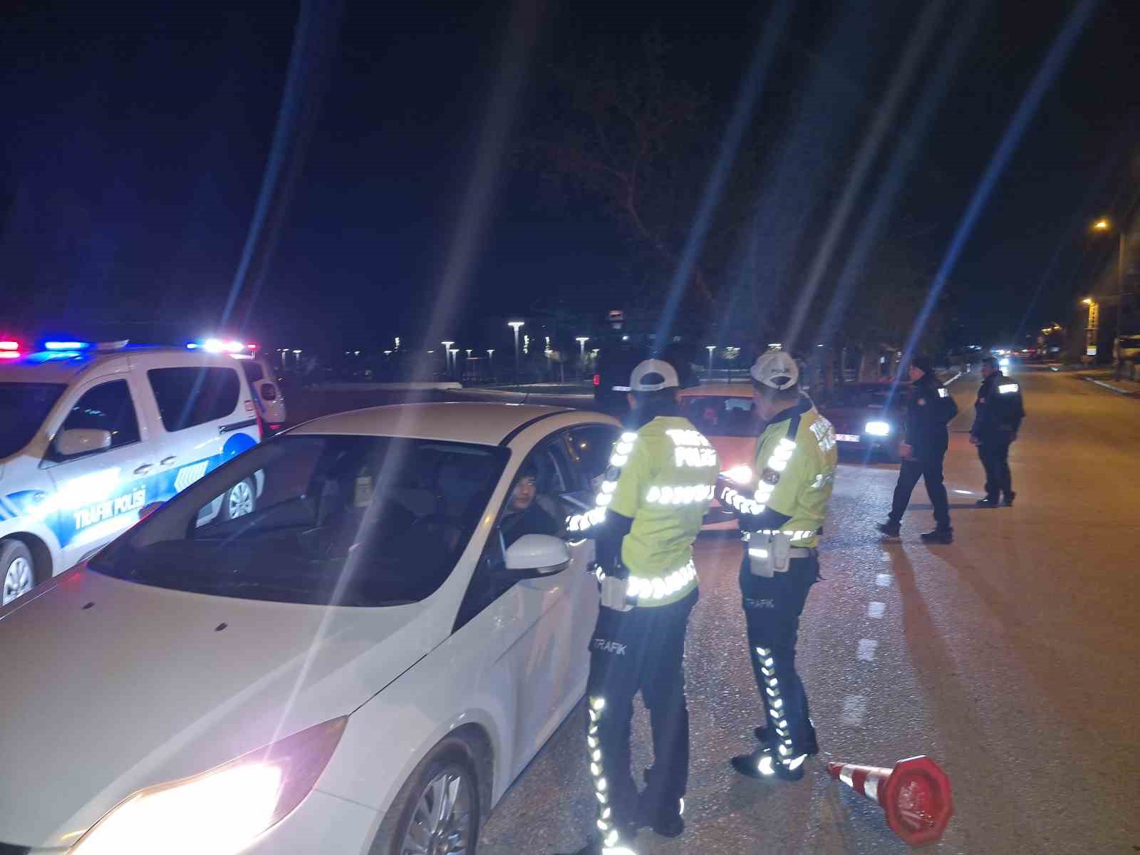 Payas’ta asayiş uygulamasında 13 araç ve sürücüsüne 117 bin TL ceza
