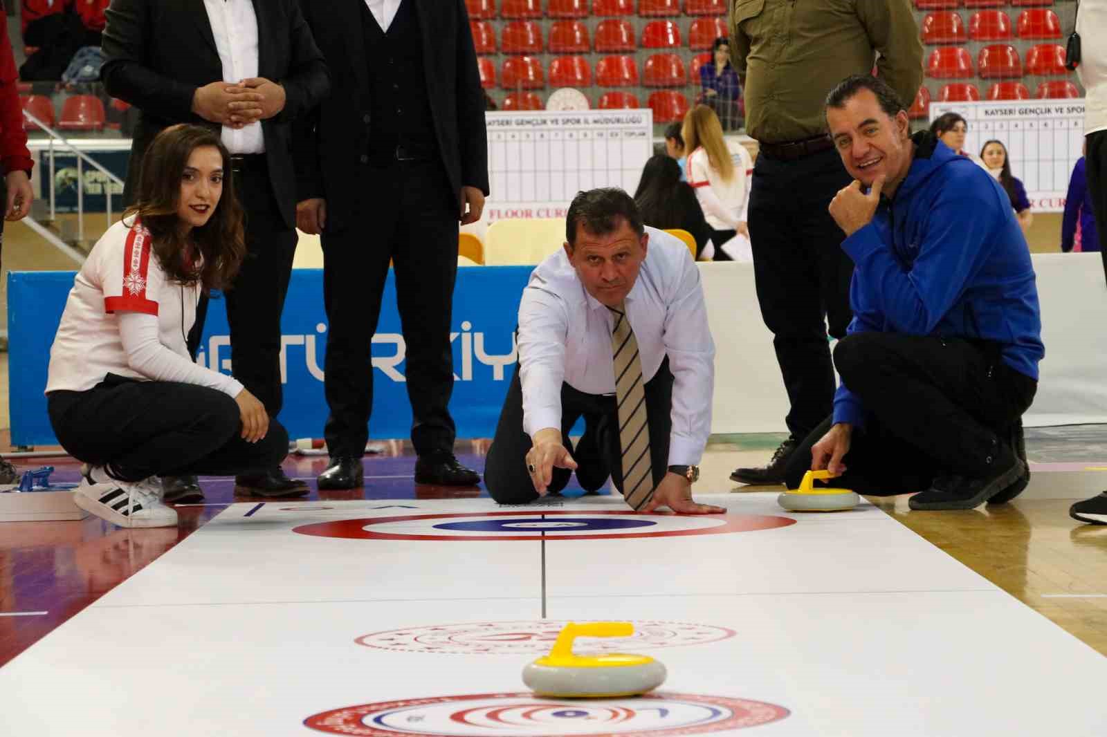 Floor Curling Gençler Grup maçları Kayseri’de başladı