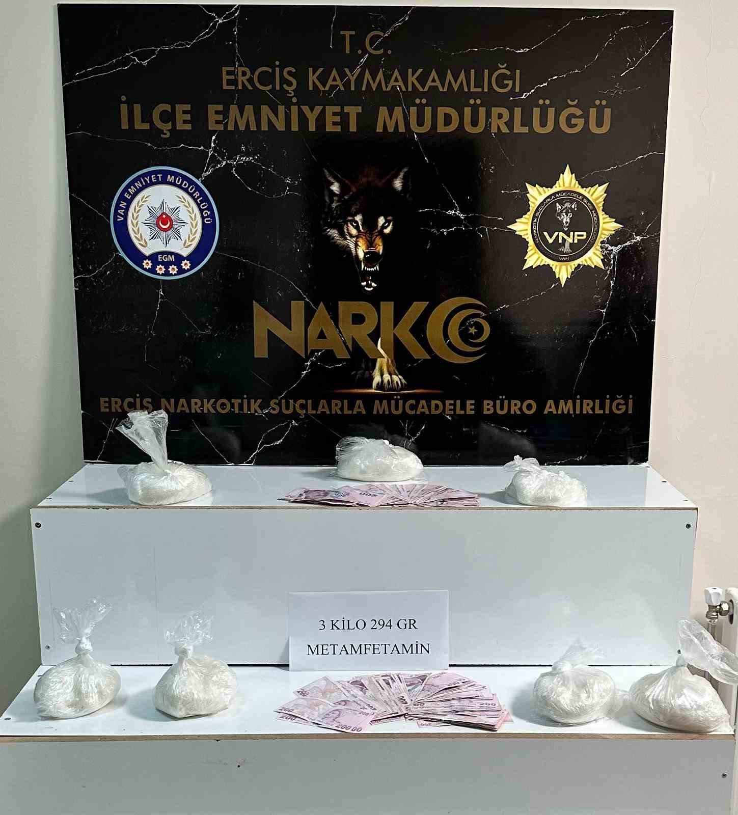 Van’da 3 kilo 294 gram uyuşturucu ele geçirildi