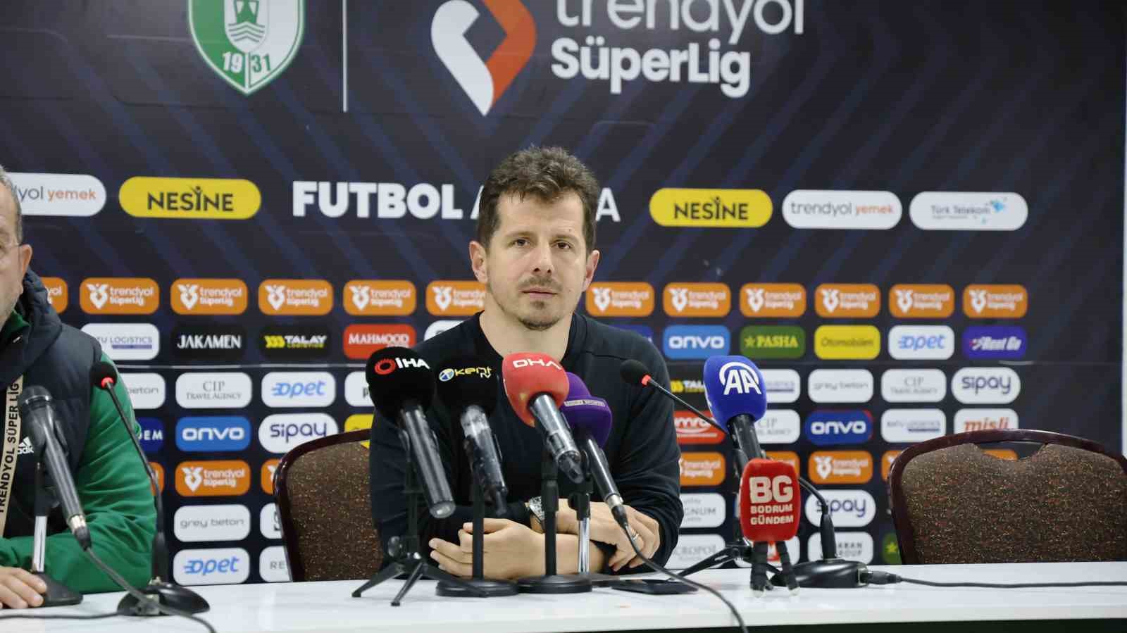 Emre Belözoğlu: 