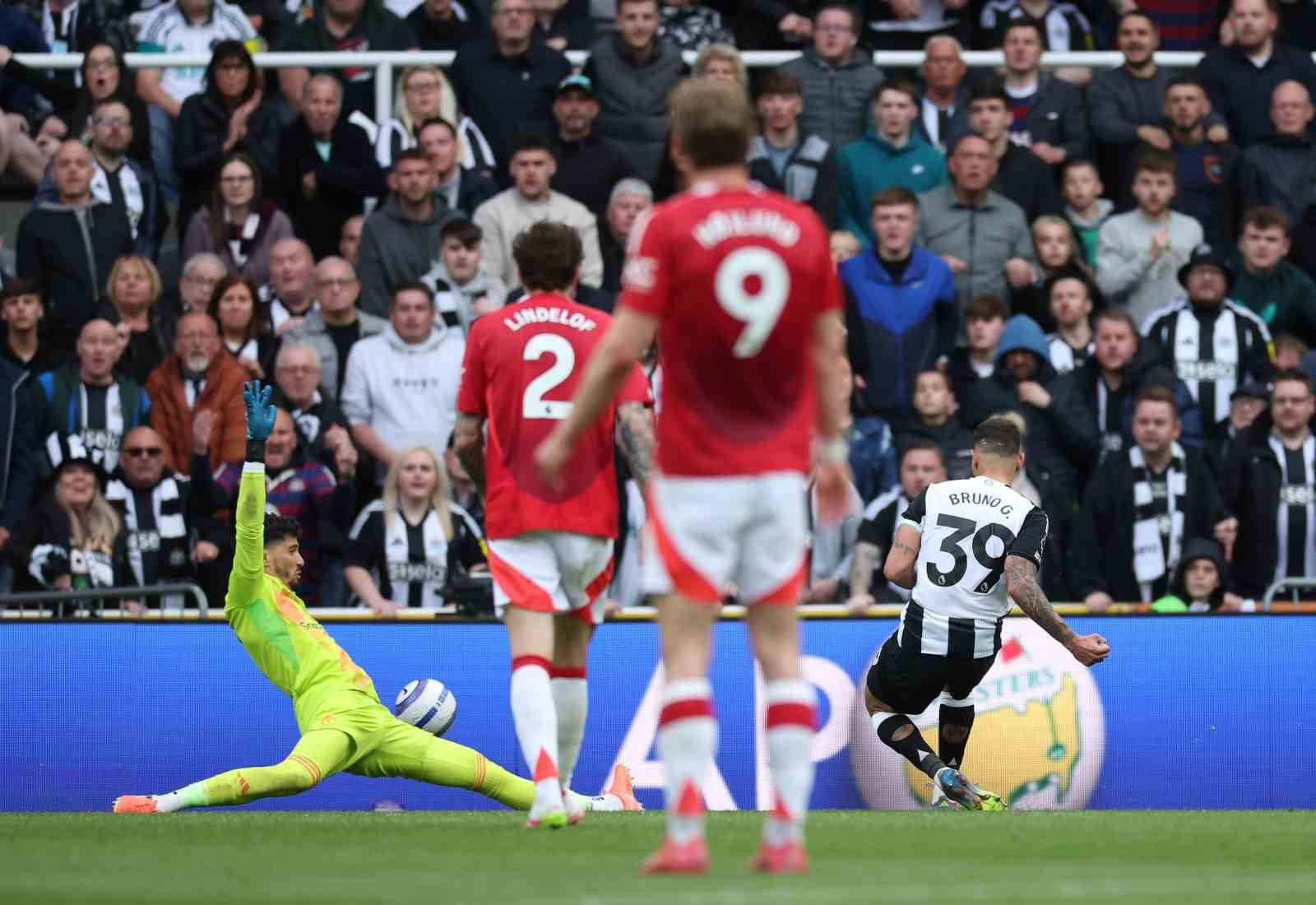 Altay Baydındır, Premier Lig’de ilk kez oynadı