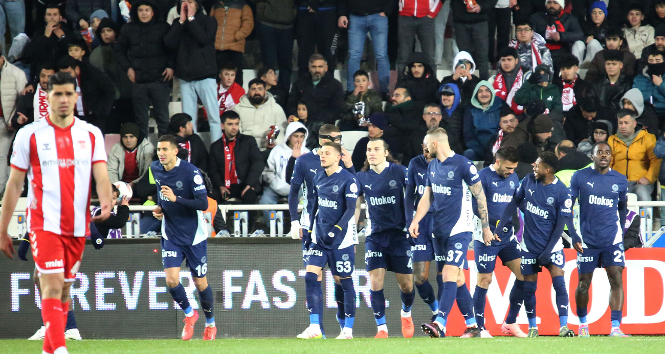 Fenerbahçe, galibiyet serisine Sivas’ta devam etti