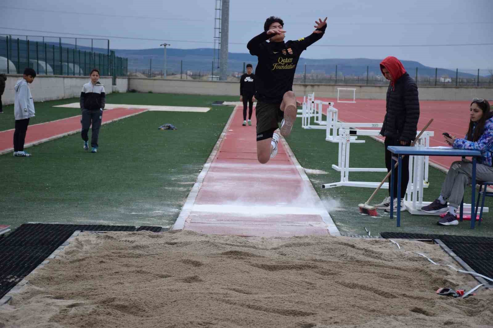 Afyonkarahisar’da Atletizm Analig il seçmeleri yapıldı