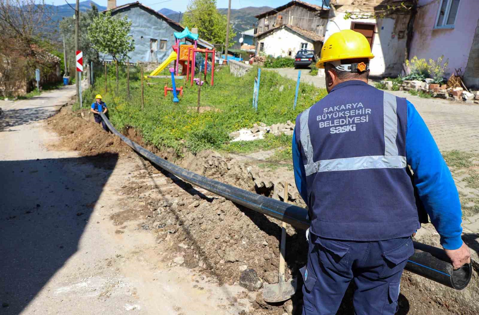 İki mahallenin 4 bin metrelik içme suyu hattı için çalışmalar devam ediyor