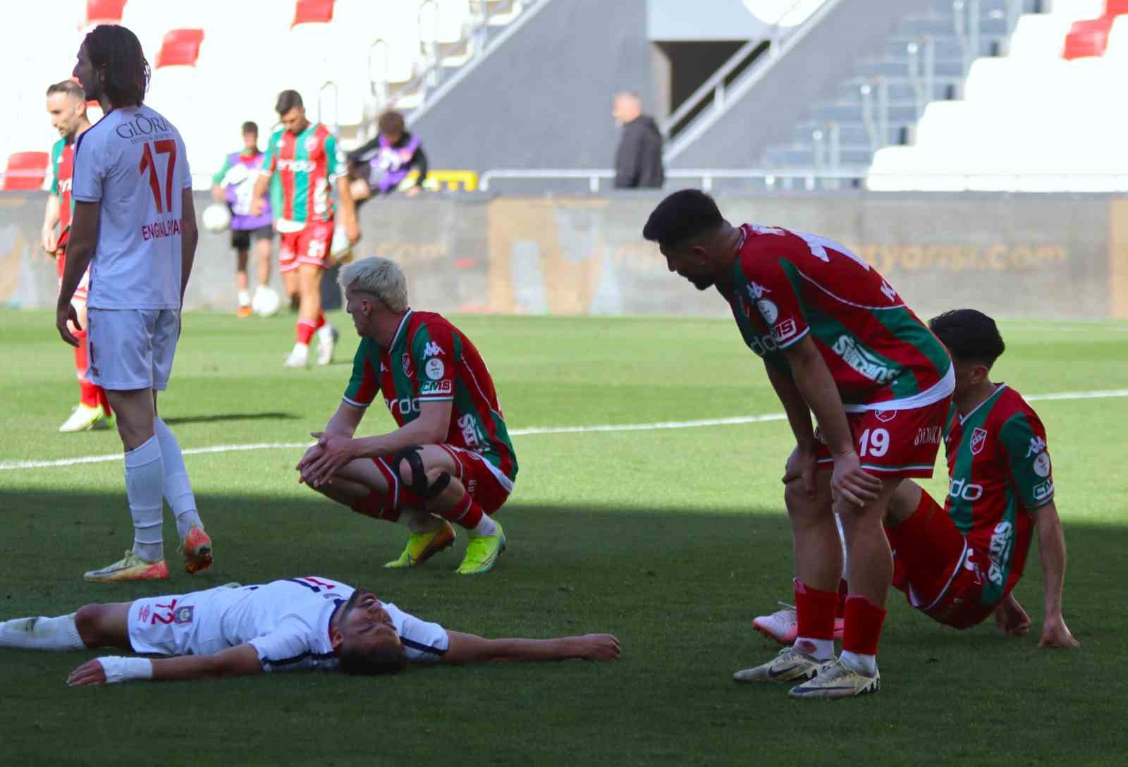 Karşıyaka’ya 10 futbolcudan ihtar