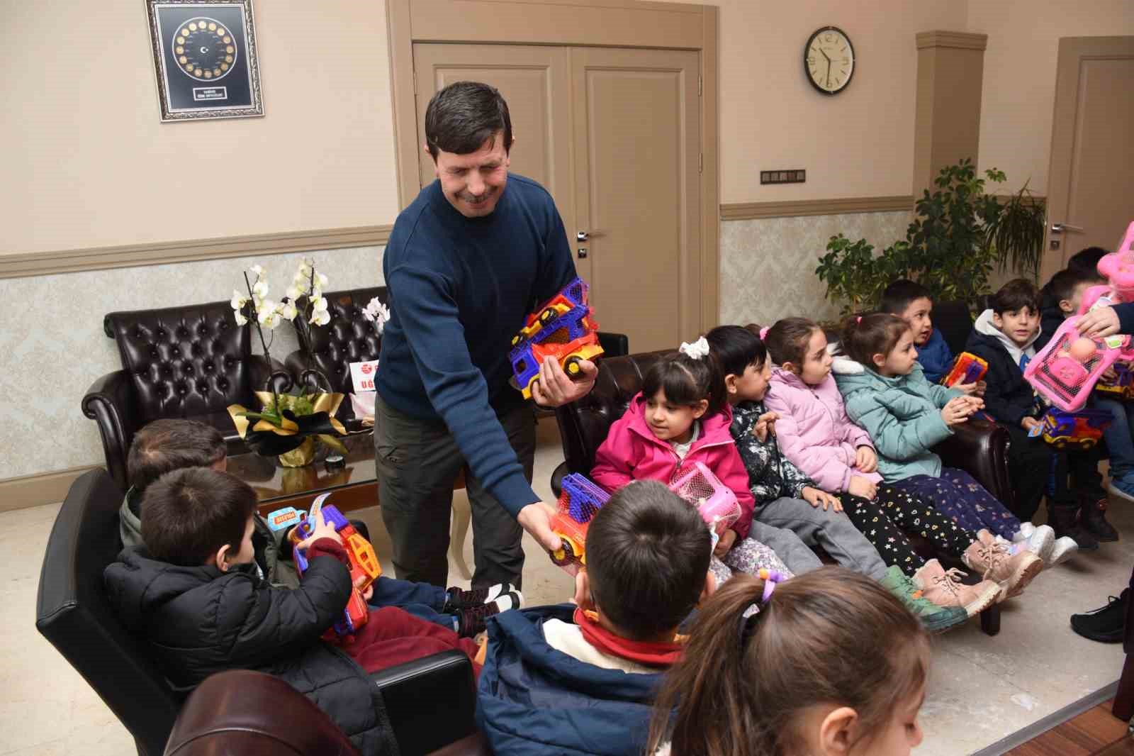 Miniklerden Polis Teşkilatına anlamlı ziyaret