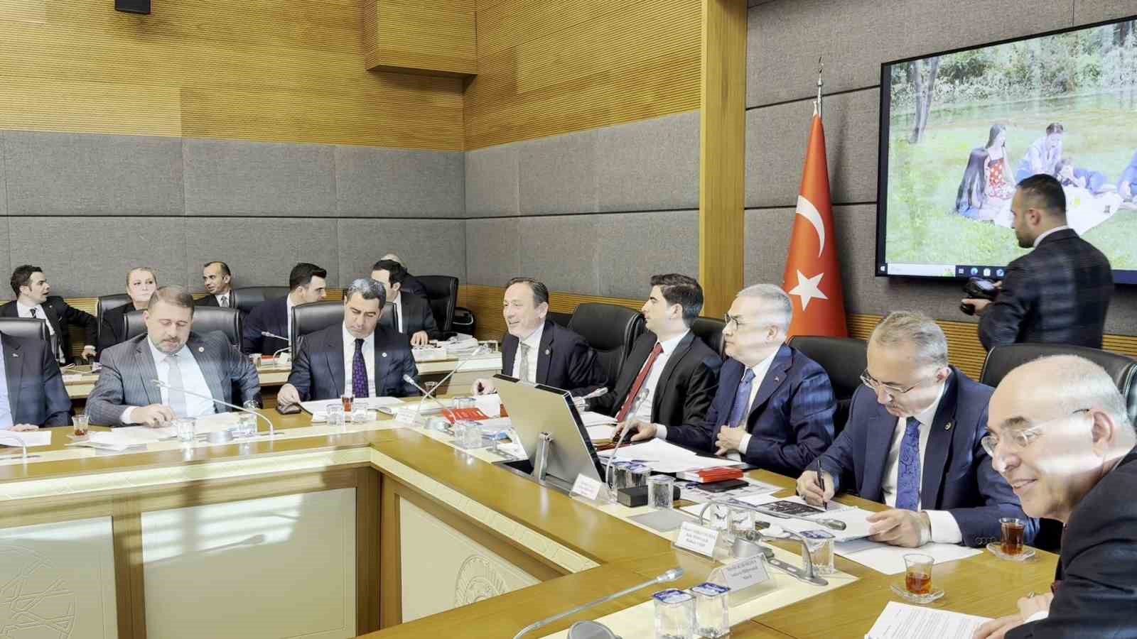 Milletvekili Keskinkılıç, yüksek bütçeli konserler üzerinden ABB’ye AOÇ’ye olan borcu hatırlattı