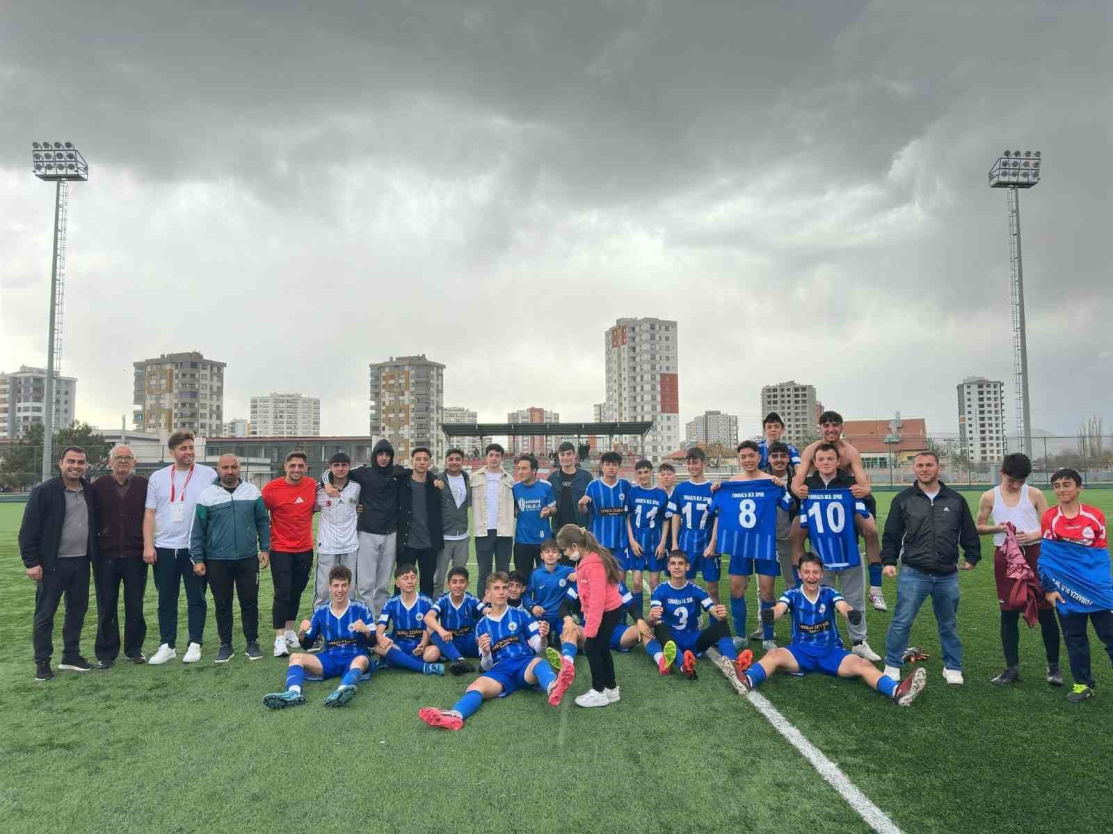 Tomarza Belediyespor adını Play Off’a yazdırdı