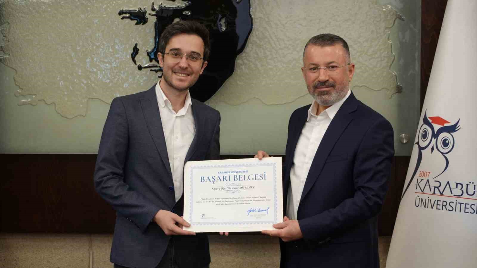 Rektör Kırışık’tan Anatomi Alanınında Türkiye Birinciliği Kazanan Akademisyene Ödül